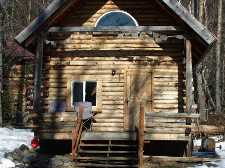 Brown Bear Saloon & Motel