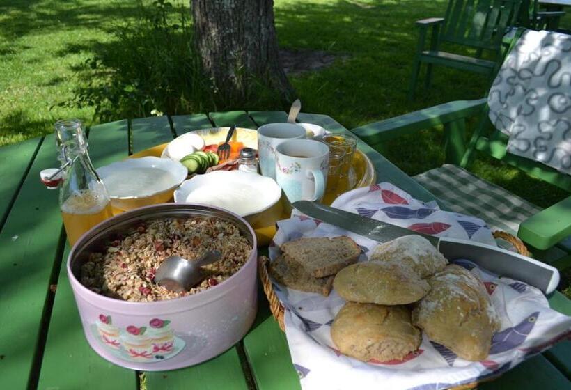 Bull August Gård Vandrarhem/hostel