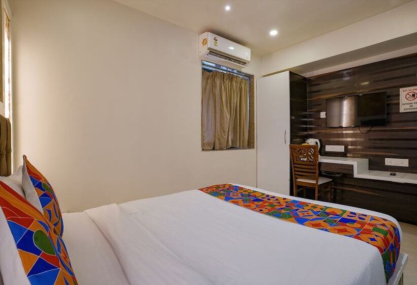 فندق Veera Residency