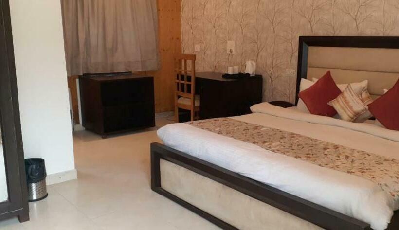 Four Banyans Spirit & Nature Resort