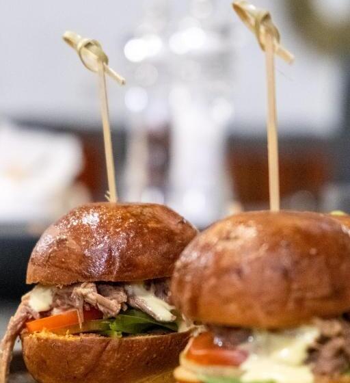 هتل готельна ресторація україночка