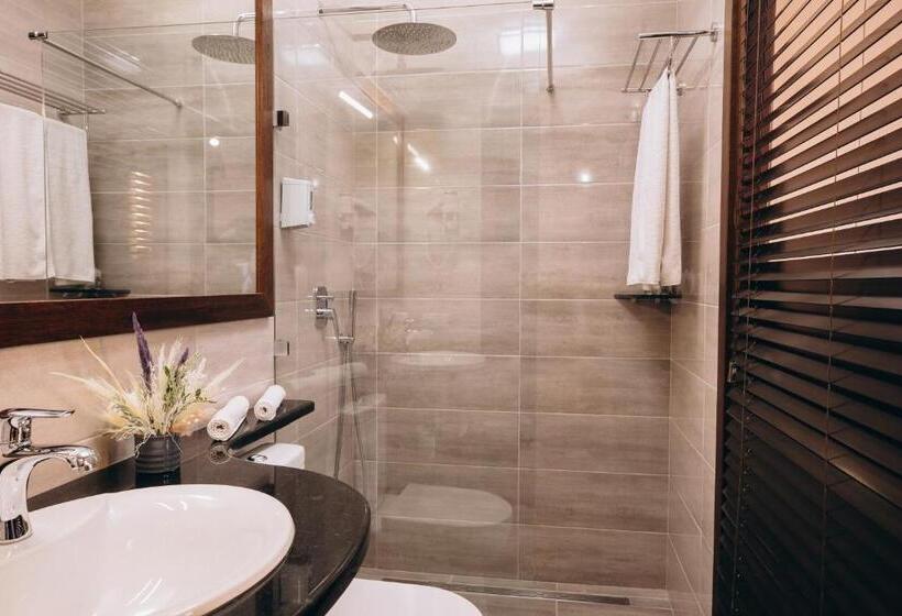 هتل готельна ресторація україночка