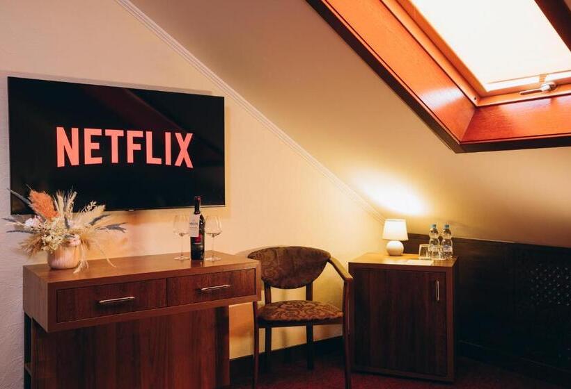 هتل готельна ресторація україночка