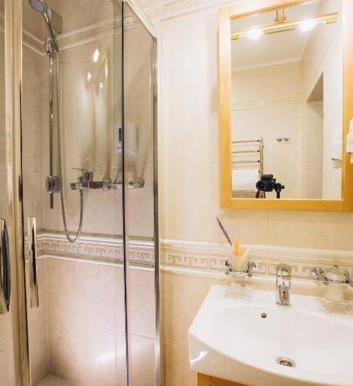 هتل готельна ресторація україночка