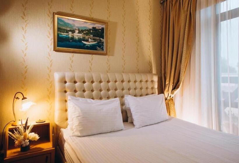 هتل готельна ресторація україночка