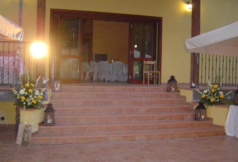 בית מלון כפרי Agriturismo Centuria