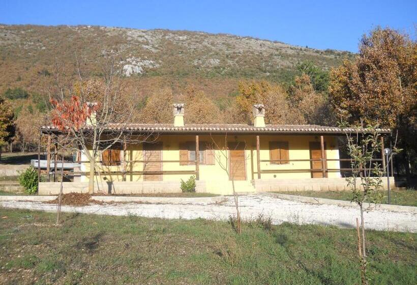 בית מלון כפרי Agriturismo Centuria