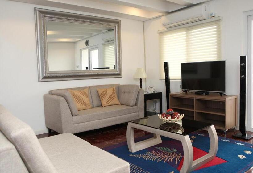 호텔 Centtro Residences