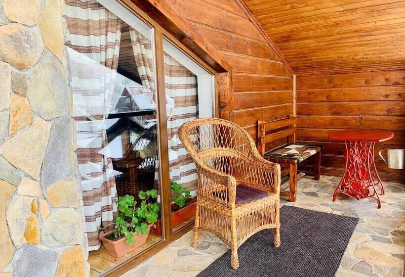 هتل Chalet Vedmezhe