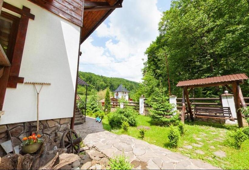 هتل Chalet Vedmezhe