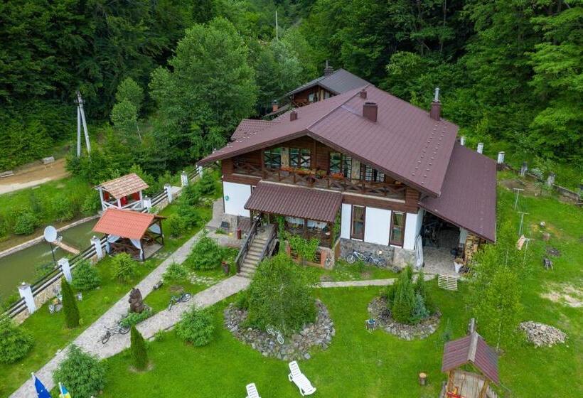 هتل Chalet Vedmezhe