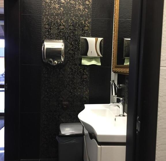 ホテル Dvir Litynskyi