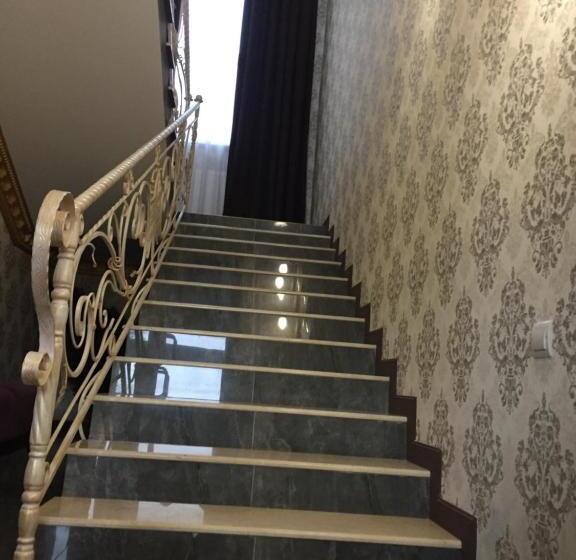 ホテル Dvir Litynskyi