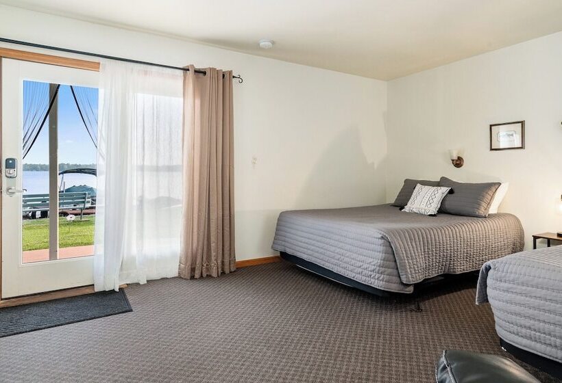 Отель Fife Lake Lodge