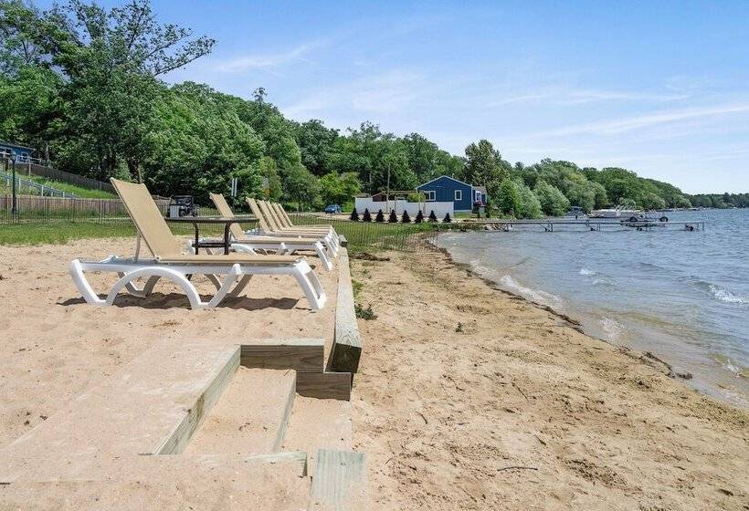 Отель Fife Lake Lodge