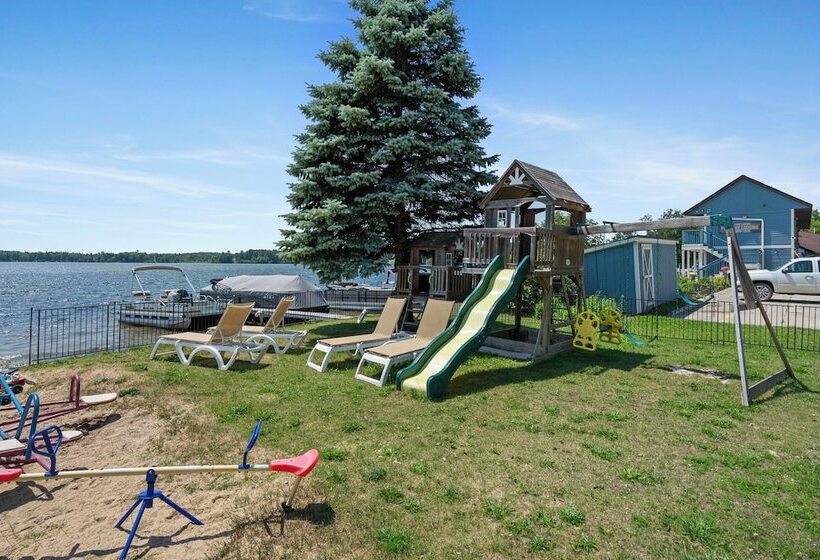 Отель Fife Lake Lodge