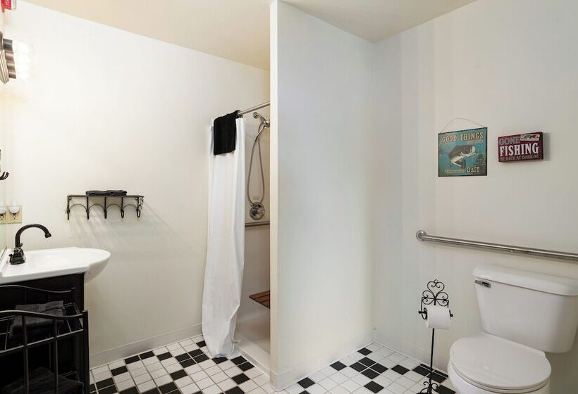 فندق Fife Lake Lodge