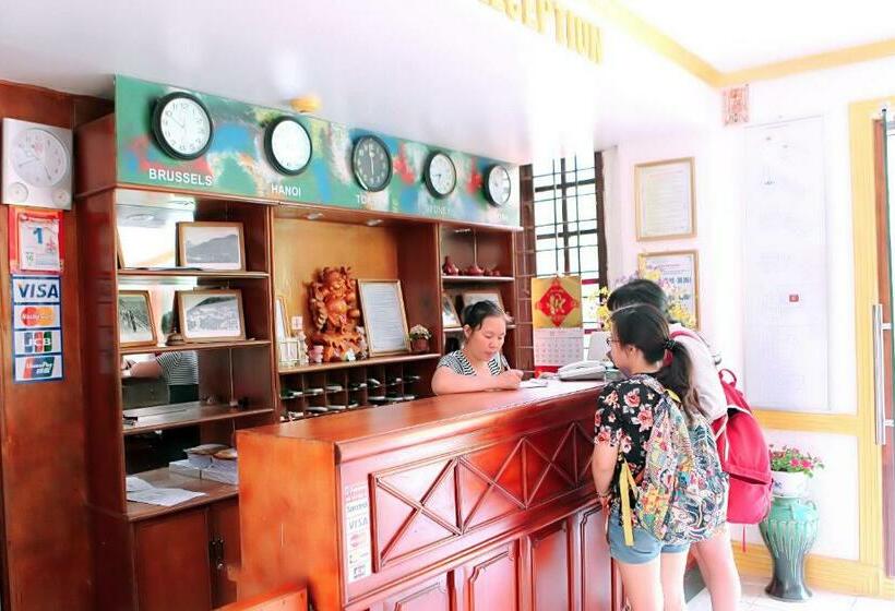 هتل Khách Sạn Cây Thông