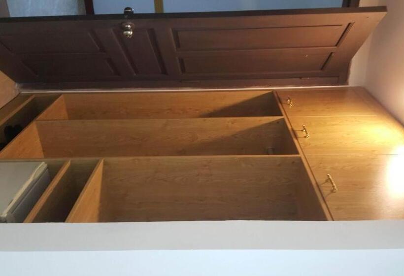 هتل Khách Sạn Cây Thông