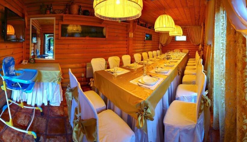 酒店 Medzhybozhskiy Zamok