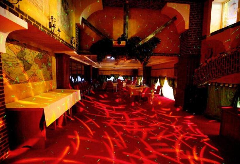 酒店 Medzhybozhskiy Zamok