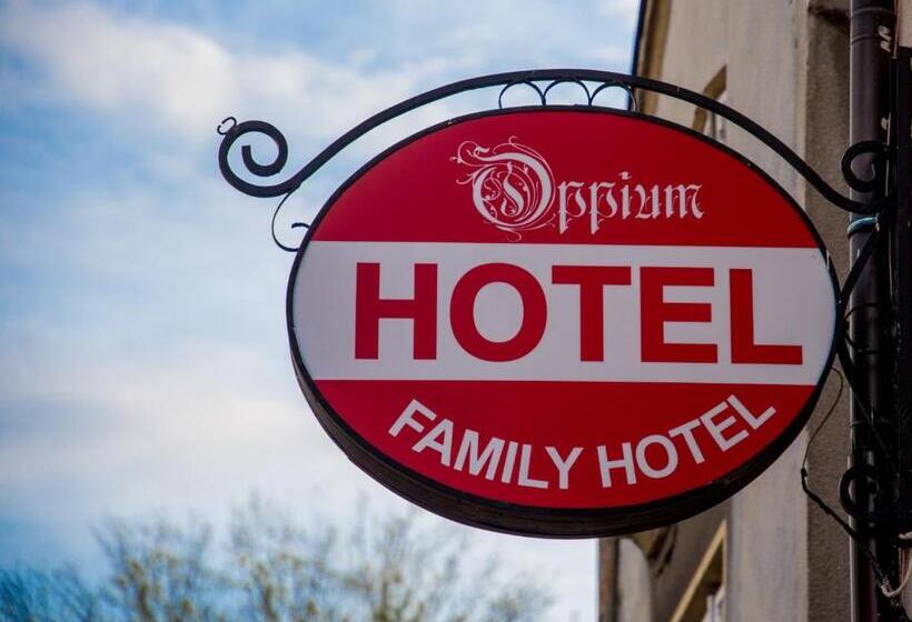 ホテル Oppium Restaurant & Garden