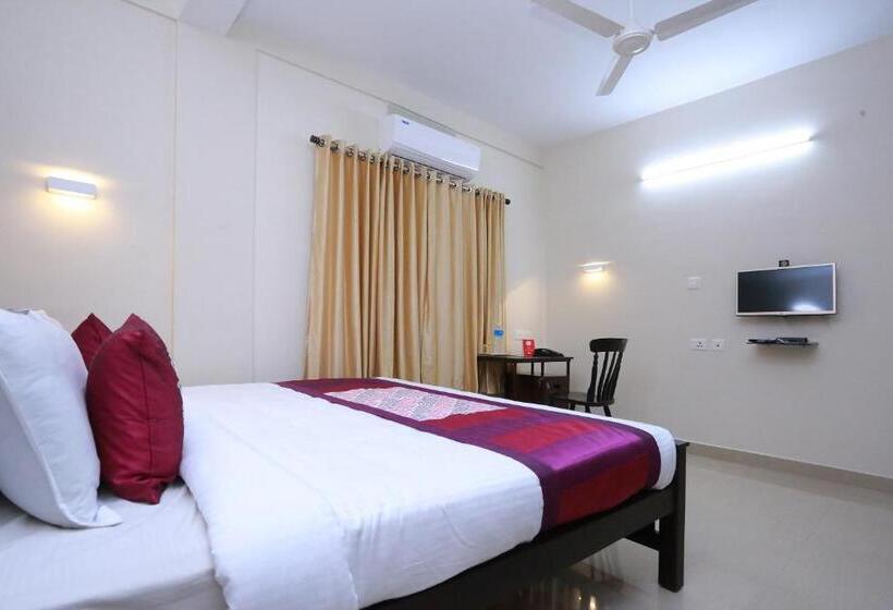 Отель Oyo 10220 Infopark