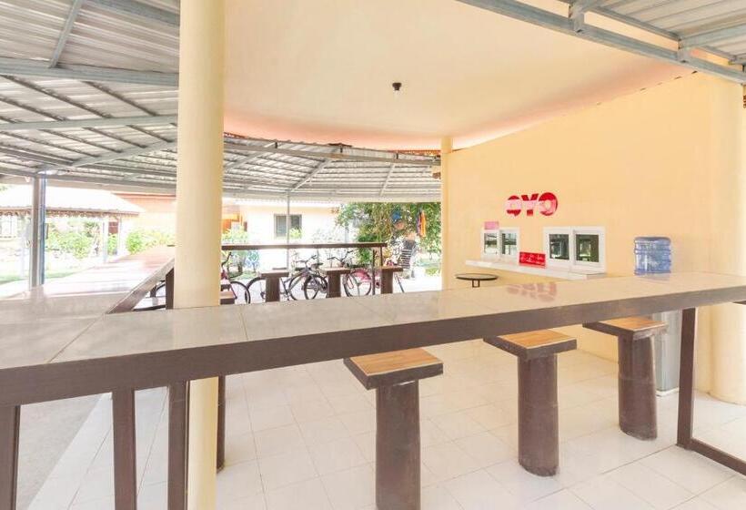 בית מלון כפרי Oyo 75359 Thaiburi Thara Resort