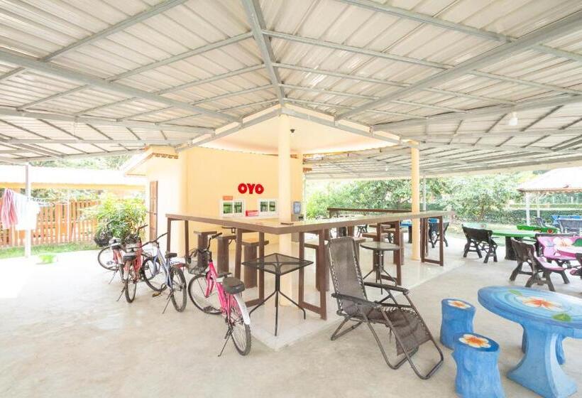 בית מלון כפרי Oyo 75359 Thaiburi Thara Resort