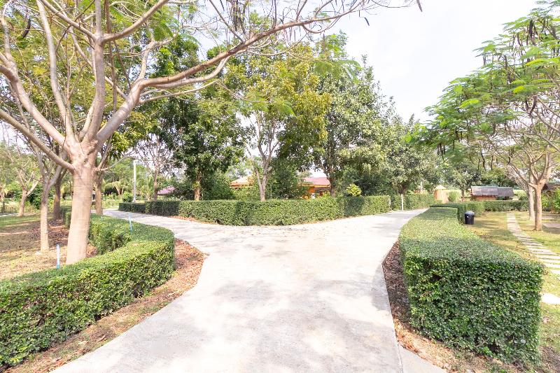 בית מלון כפרי Oyo 75359 Thaiburi Thara Resort