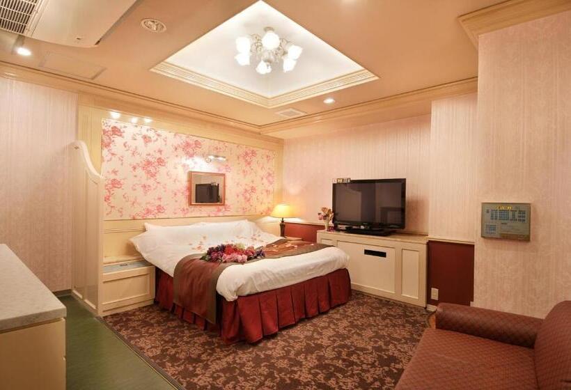 בית מלון כפרי The Graf Matsubara