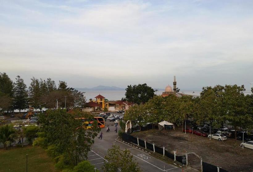 Отель Putra Brasmana