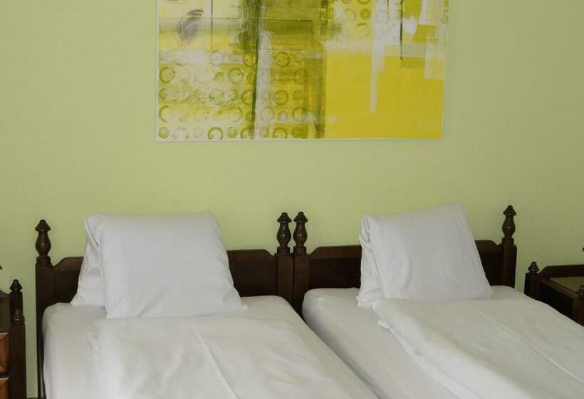 فندق Restaurant Kreuz