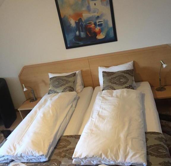 ホテル Restaurant Loewen