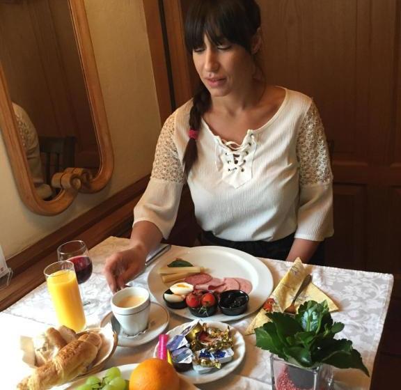 ホテル Restaurant Loewen