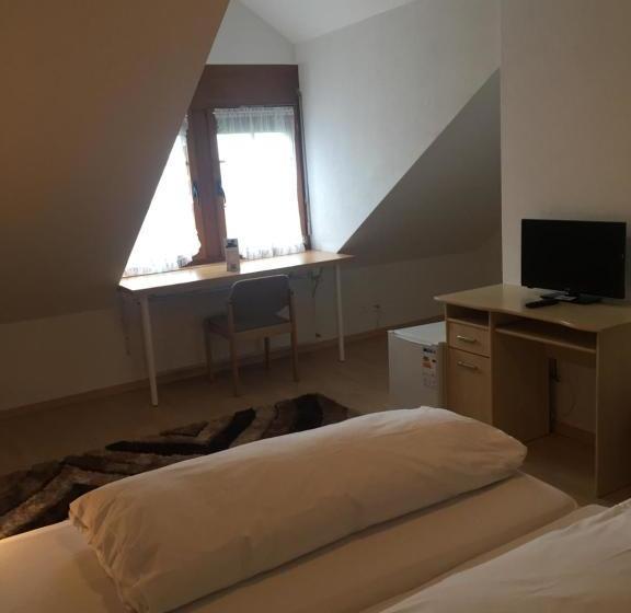 ホテル Restaurant Loewen