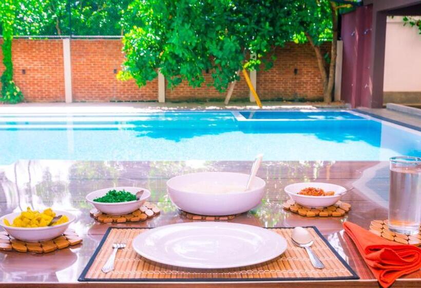 호텔 Roshara Nalla