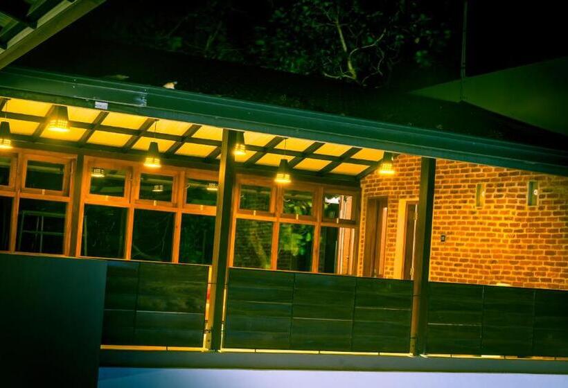 ホテル Roshara Nalla