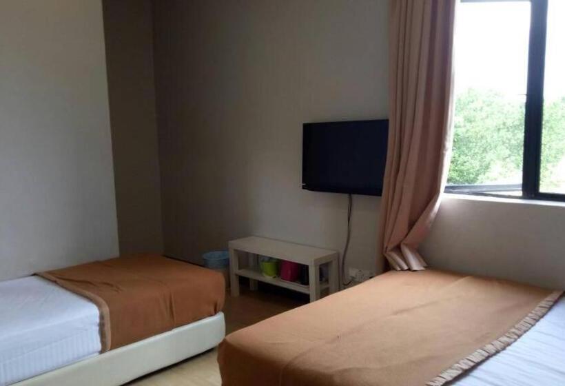 Отель Selesa View Gambang