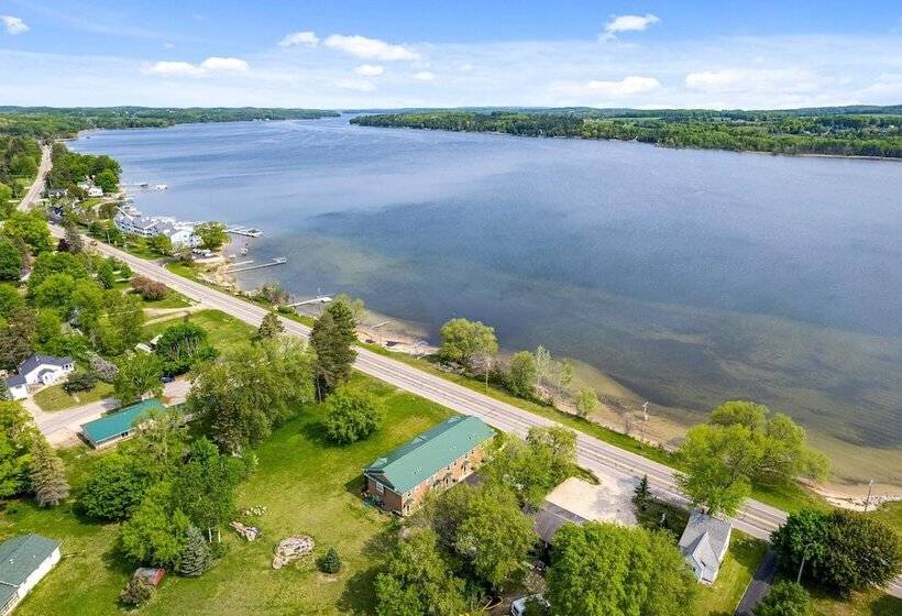 Отель South Arm Retreats Combined Units 1 To 5