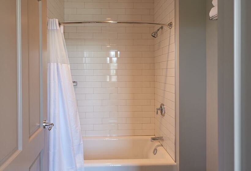 فندق The Groton Inn