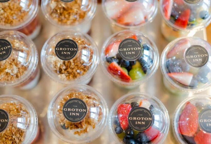 فندق The Groton Inn