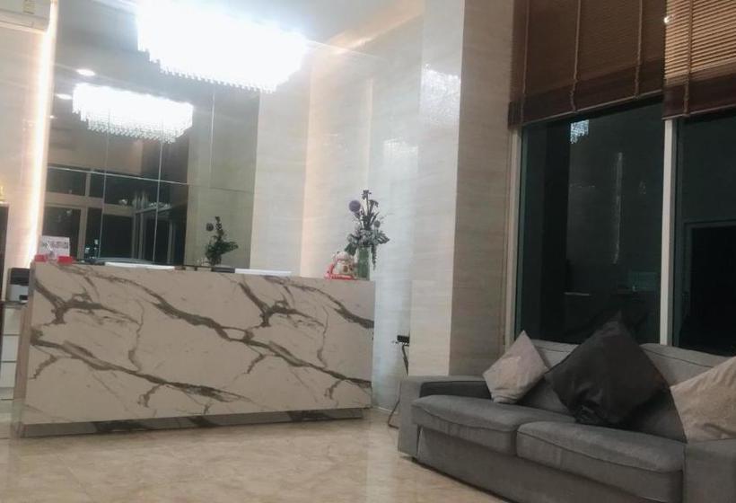 בית מלון כפרי The Violin Sriracha