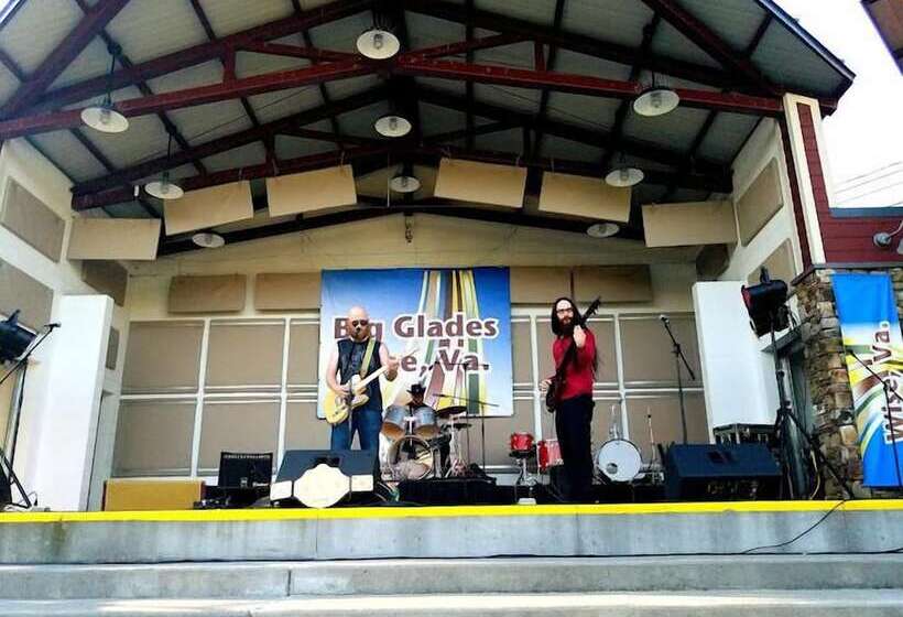 فندق Western Front