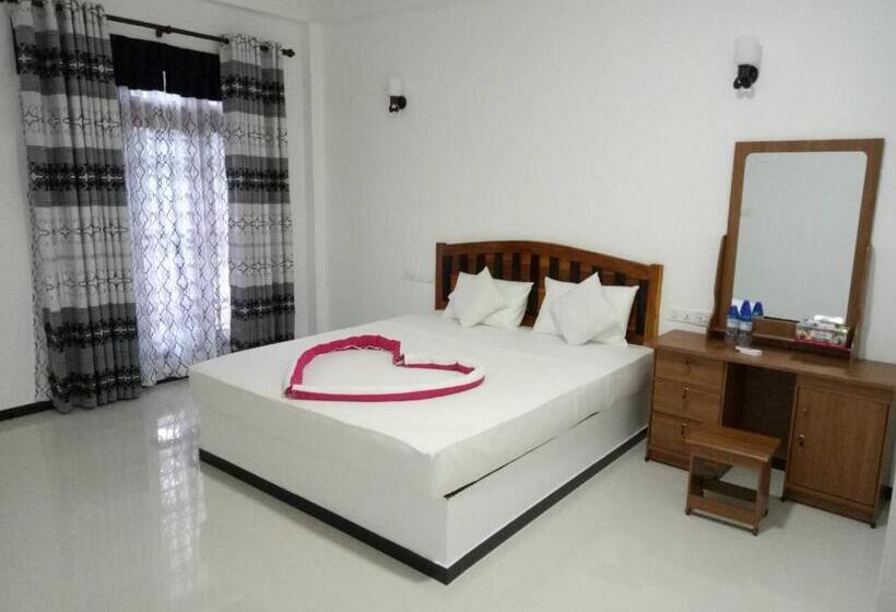 Отель White Lion Paradise Dikwella