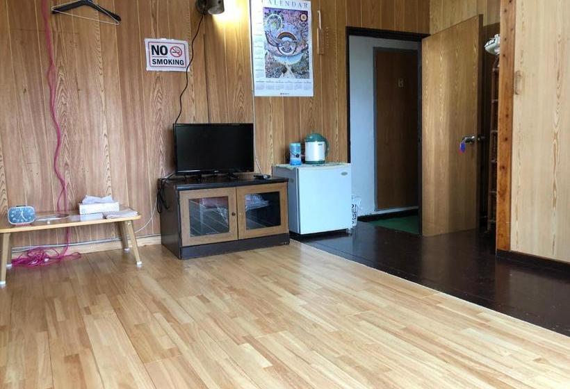 פנסיון 東のオズ