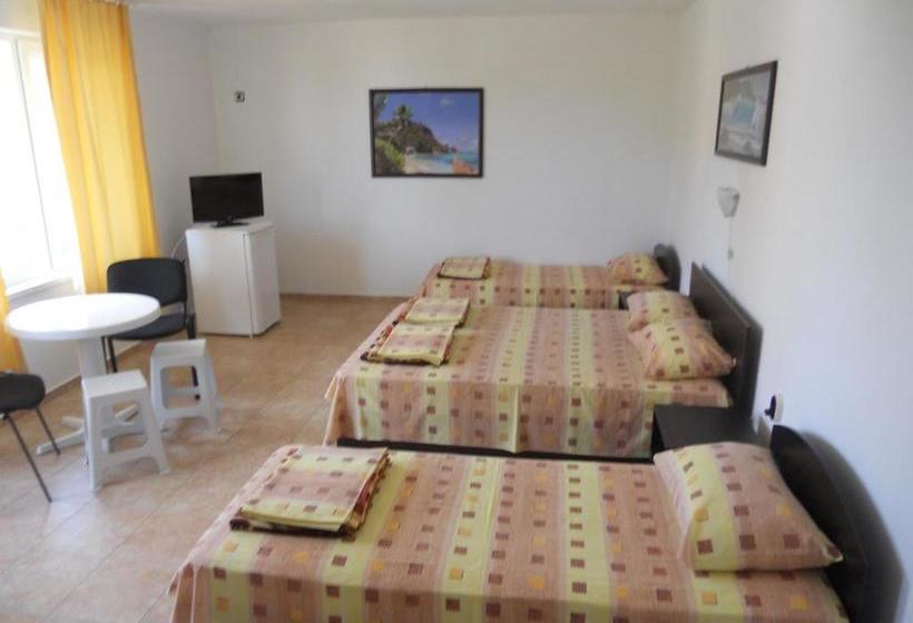 펜션 Guest House Tania