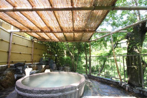 بنسيون ファミリー不向き!!素泊まり一棟貸切りではない個室の静かな方限定無料wifi