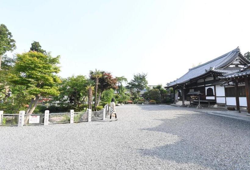 بنسيون ファミリー不向き!!素泊まり一棟貸切りではない個室の静かな方限定無料wifi