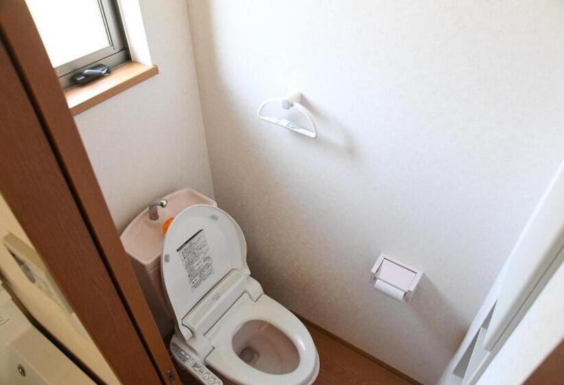 بنسيون ファミリー不向き!!素泊まり一棟貸切りではない個室の静かな方限定無料wifi